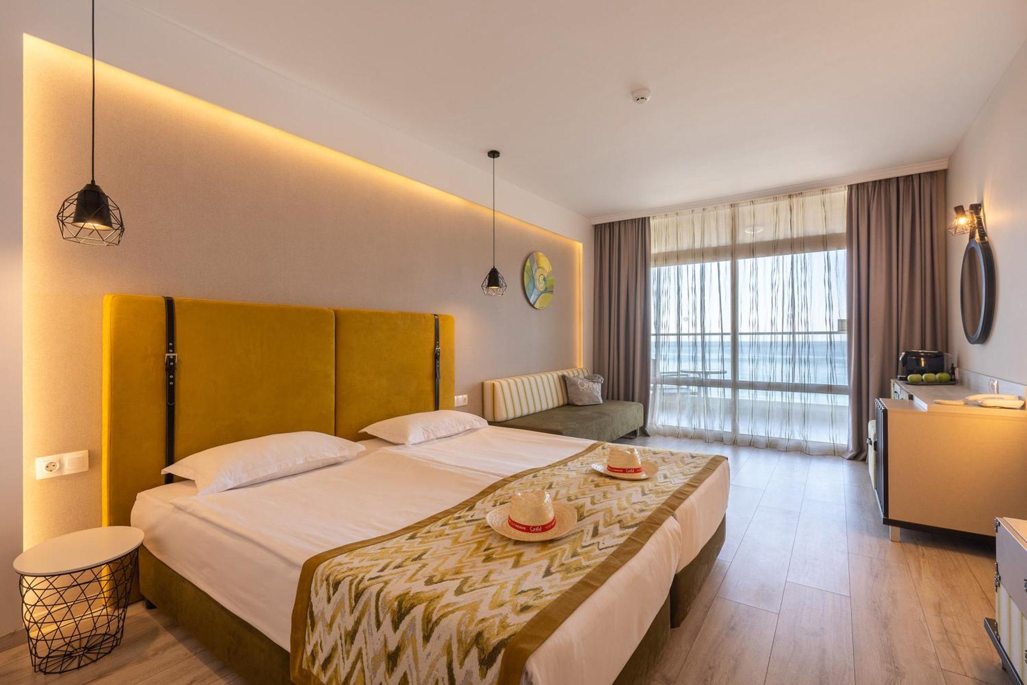 Grifid Encanto Beach Hotel Golden Sands Room photo